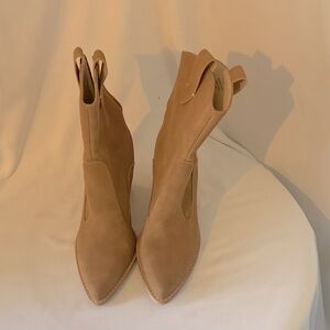 Elegant Tan Heeled Boots for Women